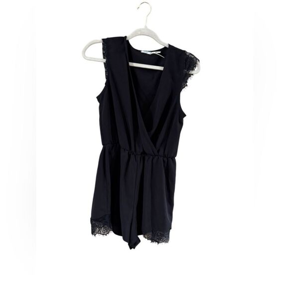 Kimchi Blue Black Lace Romper Size Medium - Picture 2 of 9